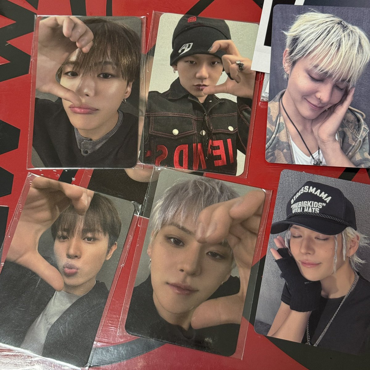 trsr_24's tweet photo. TREASURE NEW WAV 特典 トレカ 交換 
スタンプツアー

求:異種アサヒ🤖(同種ジョンウ🐺)

譲:画像のもの

NEW WAV未所持アサヒ🤖多い為なんでも検討します！場合によっては過去トレカも検討ひます。(画像2枚目💖激求)ジョンウ🐺は同種のみ。お気軽にお声掛けお願いします！
 #treasure交換 https://t.co/dEa8xg1u9A