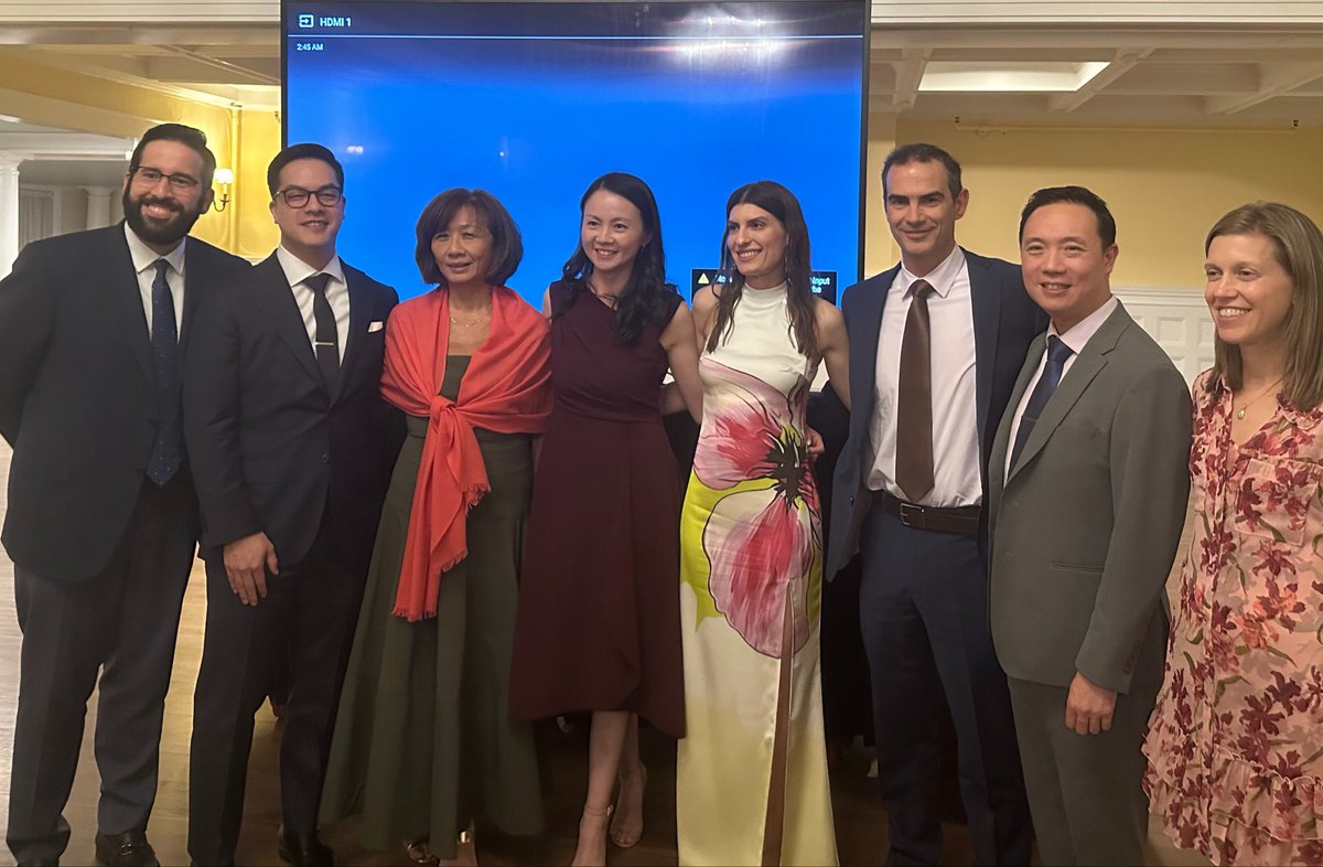 UPMC_Vascular's tweet photo. It’s a bittersweet time of year. We are so excited to send these grads into the vascular world, but sad to see them leave (one is staying with us)! Congrats to Drs. Marissa Jarosinski, Ed Oh, Rafa Ramos Jimenez, and Jane Cheng. No doubt you all will continue to make us proud! https://t.co/WufKTCG603