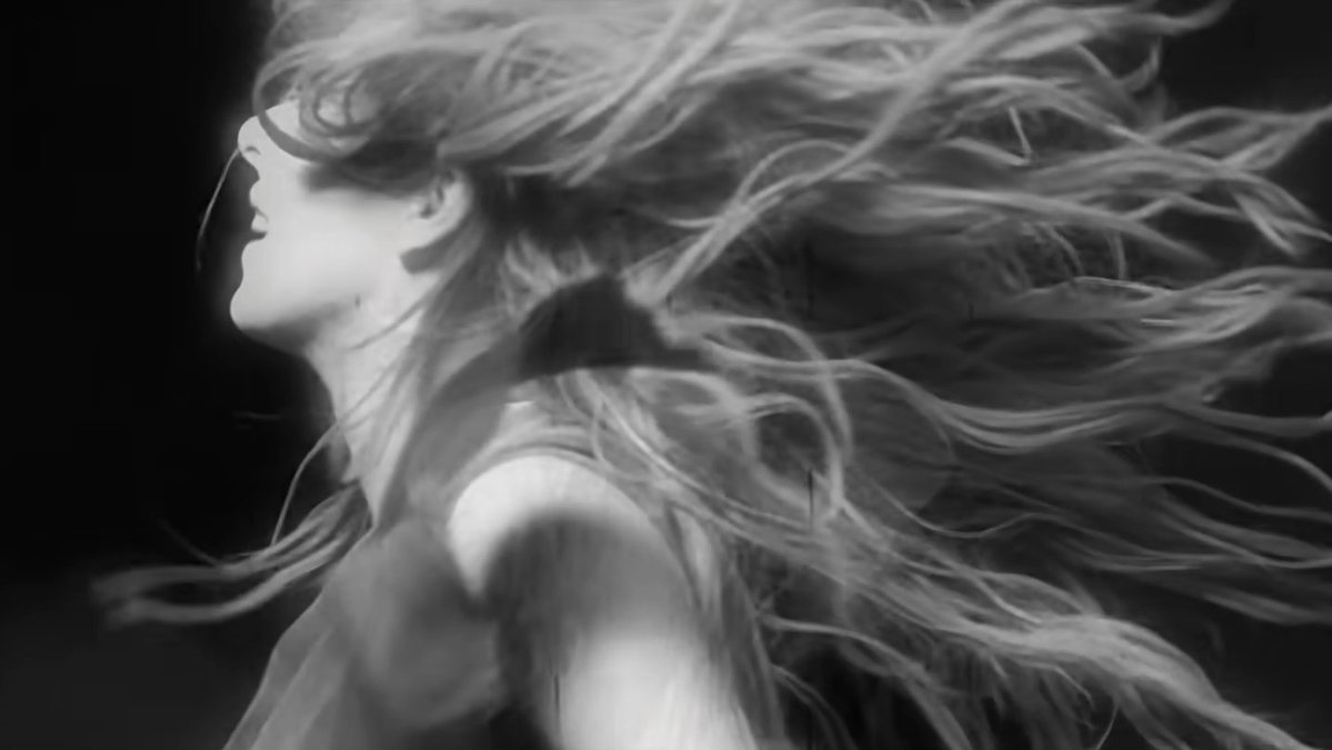 mylenefarrmer's tweet photo. mylène farmer - pardonne-moi https://t.co/8bBFDUHsNv