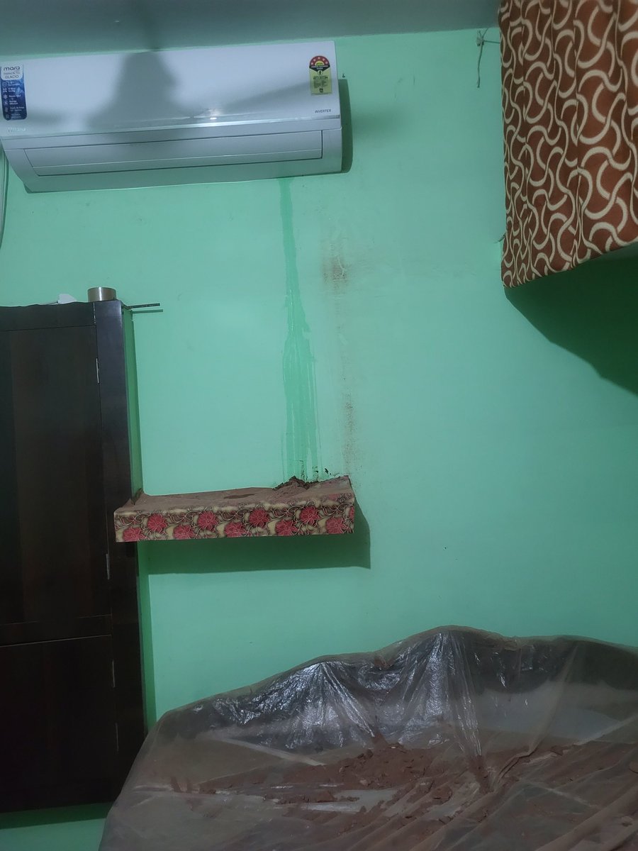 Devesh918's tweet photo. @flipkartsupport @Flipkart
I have appointed the installation of marq ac on 26th but he came on 28th. now what he asked for extra money for installation, and the installation was so poor that water outlet was not properly installed and water is coming inside the room(7459887688) https://t.co/RTh2m2rLuJ