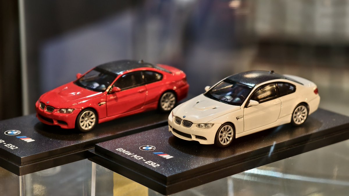 Giga_Penguin's tweet photo. More ARbox M3 is coming 🤗

Happy to see someone making the E36, also finally more E46 and E92 😃

#164scale #164diecast #bmw #m3 #arbox #tmcs https://t.co/HK1iquw8Ke