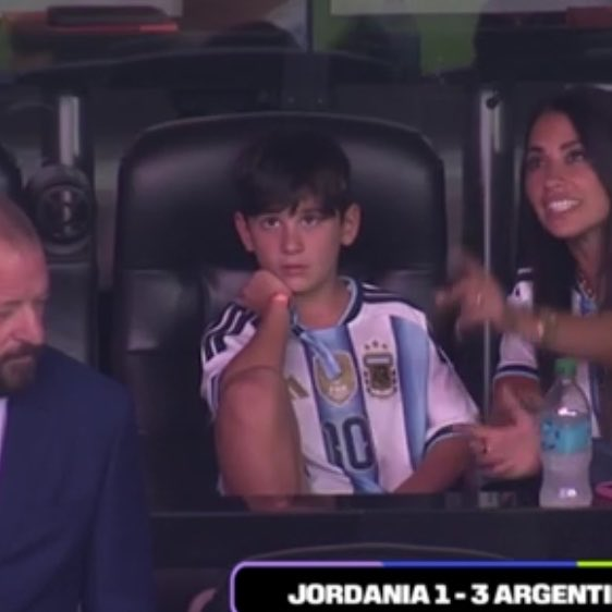 FootyHumour's tweet photo. Antonela’s genes didn’t stand a chance, that kid is all Messi 😂 https://t.co/Nm55xFO7WX