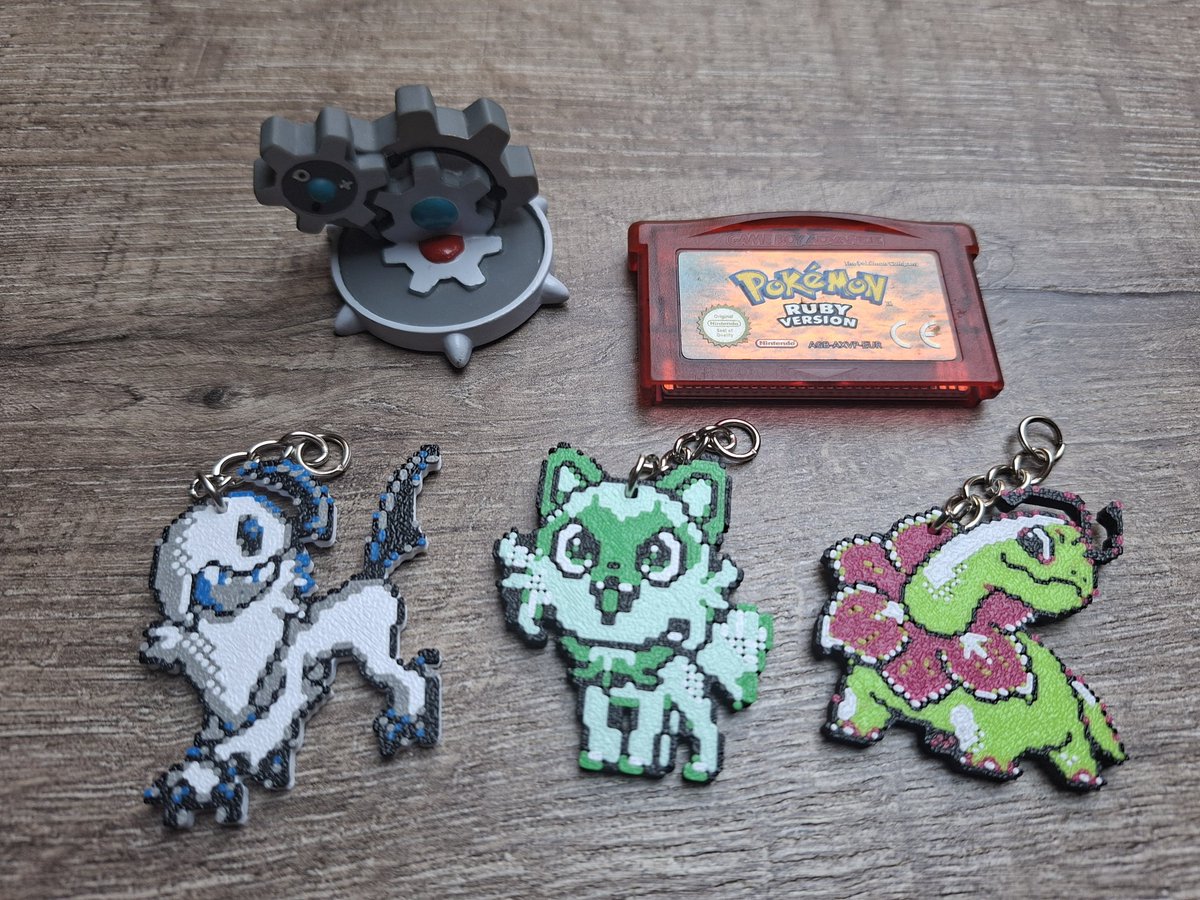 shinymilan_'s tweet photo. Bought some cool stuff at a gaming convention today! https://t.co/KoyiYA8j0R