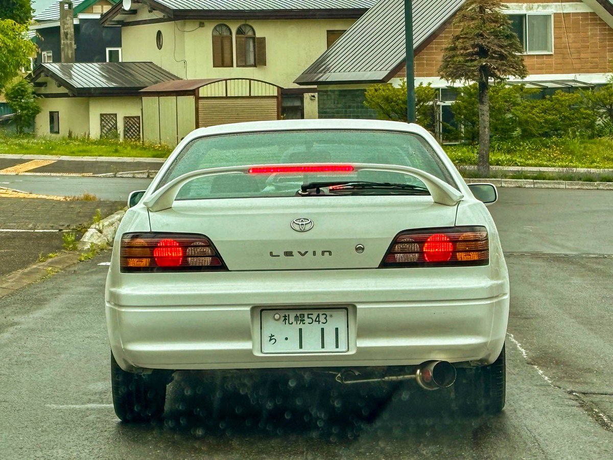 copen_8's tweet photo. 色んな人にカッコよくレビン撮ってもらえてめっちゃ嬉しい🥰
リヴちゃんから納車祝いでレビンのTシャツプレゼントしてもらった🎁 https://t.co/HXg8d6Swud