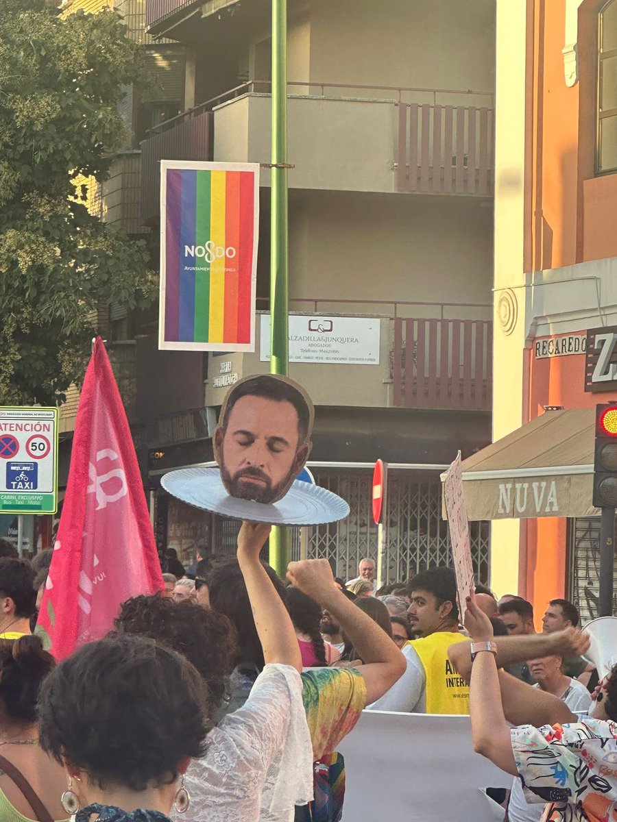 VOX_SevCapital's tweet photo. No, no es una fiesta, ni una reivindicación. Es una exhibición de odio que roza el delito. Y como siempre con dinero público, porque serían incapaces de organizarse sin que tengamos que pagarles la fiesta. 

Les cortaremos el grifo de la subvención. https://t.co/1xfjOU3Bu9