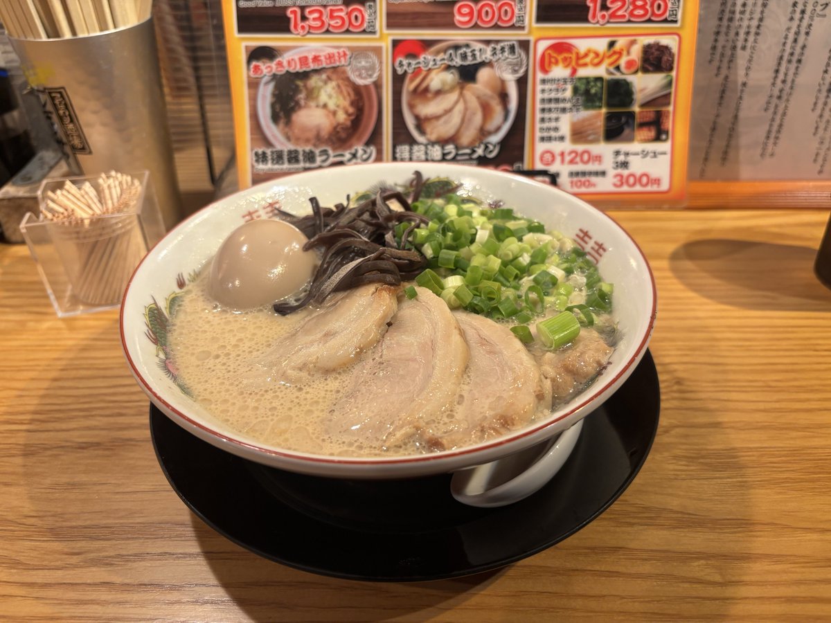 rukasea's tweet photo. テニプリやってるし氷帝戦やってるしラーメンどころじゃない https://t.co/ti098R7FFY
