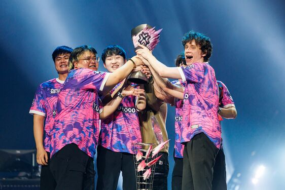 PolymarketVAL's tweet photo. The highest all-time kills record as a team 

> Paper Rex 🇸🇬 - 32,091
> FNATIC 🇪🇺 - 28,992
> Team Liquid 🇪🇺 - 26,353
> G2 Esports 🇪🇺🇺🇸 - 25,496
> Kiwoom DRX 🇰🇷 - 25,119
> Sentinels 🇺🇸 - 23,669

It's not even close 😅 https://t.co/44Woy239KO