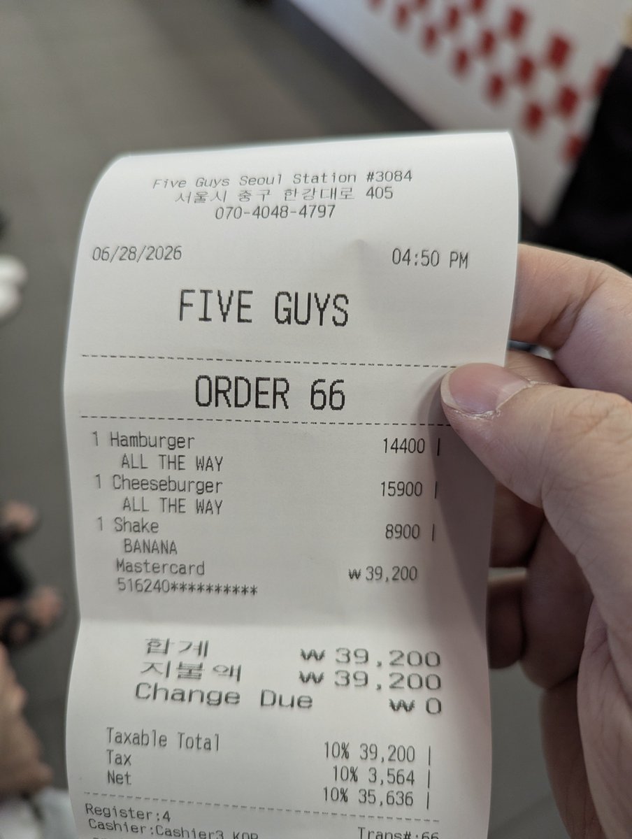 cheenweekiang's tweet photo. Execute Order 66 
#fiveguys #starwars https://t.co/KxhzVqg0VX