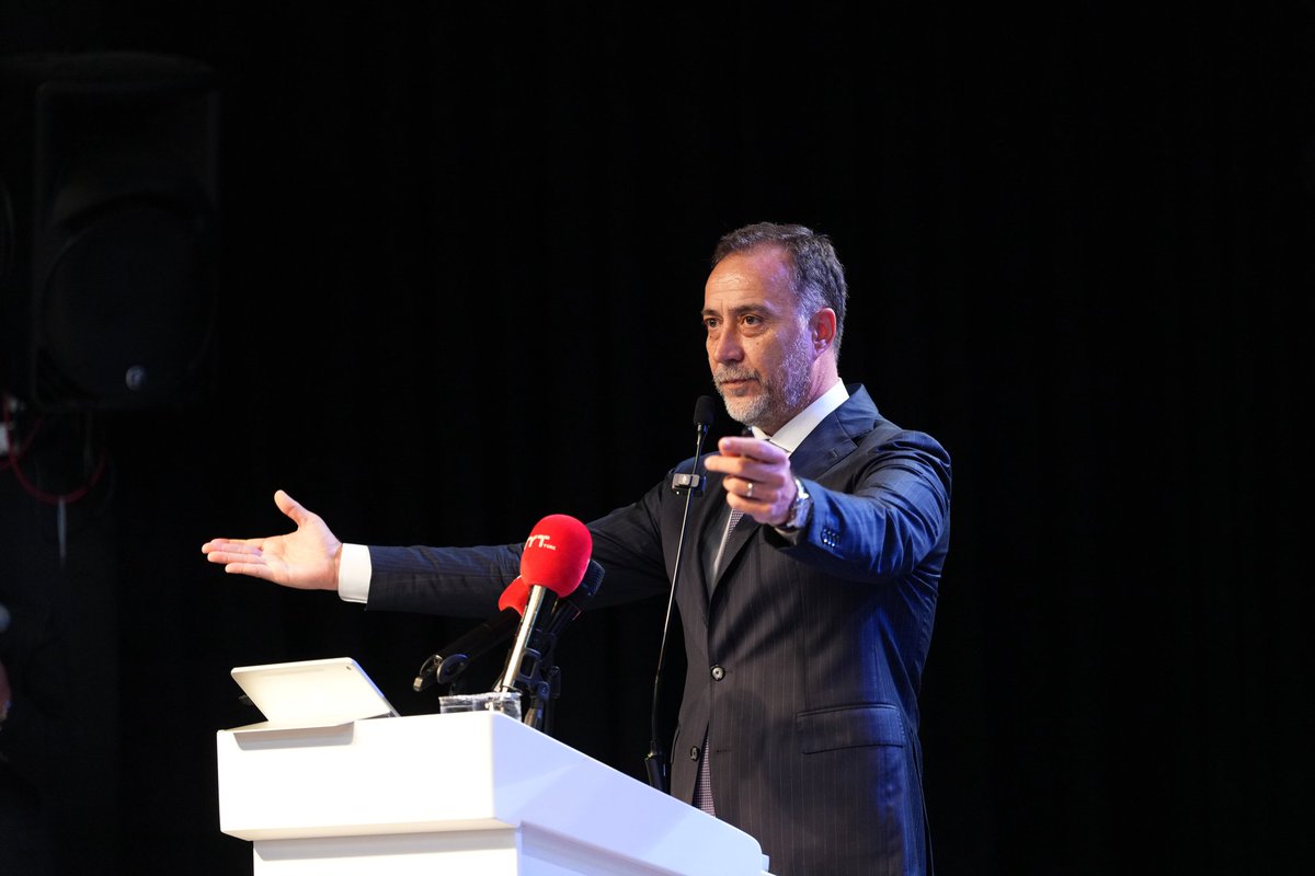 BBvolkanyilmaz's tweet photo. 28 Haziran 2026 tarihli ikinci İlçe Kongremiz için Çekmeköy ilçemizdeydik.

Divan Başkanlığını üstlenen MHP Genel Başkan Yardımcısı, İstanbul Milletvekilimiz Sn. İsmail Faruk Aksu ve Divan üyeleri Sn. Av. Niyazi Paksoy, MHP İstanbul İl Yönetim Kurulu Üyesi Sn. Fatih Çobanoğlu'na değerli katkılarından dolayı teşekkür ederim. 

Kongre salonumuzu varlıklarıyla şereflendiren tüm dava arkadaşlarıma  şükranlarımı sunarım. 

Çekmeköy İlçe kongremiz hayırlı, uğurlu olsun.