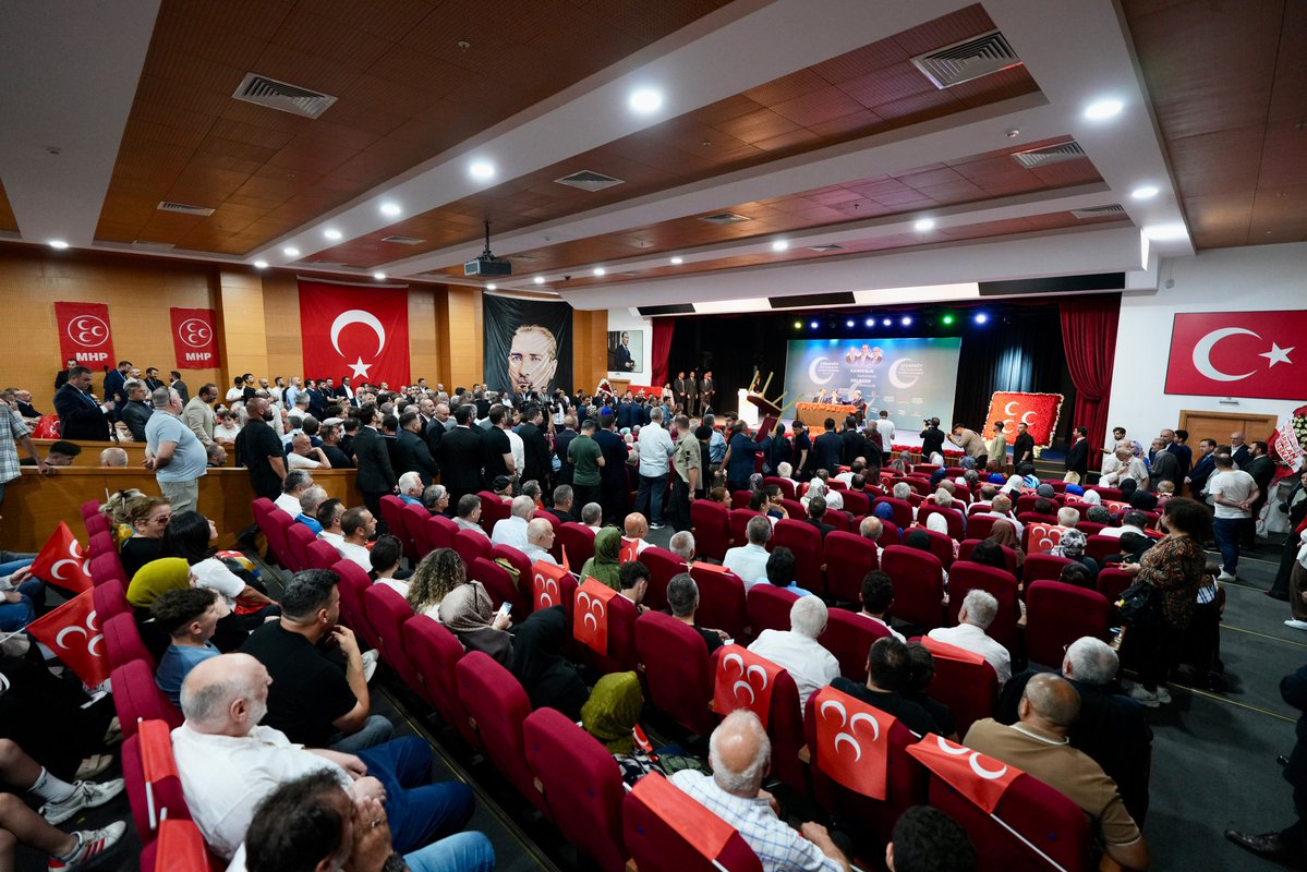BBvolkanyilmaz's tweet photo. 28 Haziran 2026 tarihli ikinci İlçe Kongremiz için Çekmeköy ilçemizdeydik.

Divan Başkanlığını üstlenen MHP Genel Başkan Yardımcısı, İstanbul Milletvekilimiz Sn. İsmail Faruk Aksu ve Divan üyeleri Sn. Av. Niyazi Paksoy, MHP İstanbul İl Yönetim Kurulu Üyesi Sn. Fatih Çobanoğlu'na değerli katkılarından dolayı teşekkür ederim. 

Kongre salonumuzu varlıklarıyla şereflendiren tüm dava arkadaşlarıma  şükranlarımı sunarım. 

Çekmeköy İlçe kongremiz hayırlı, uğurlu olsun.