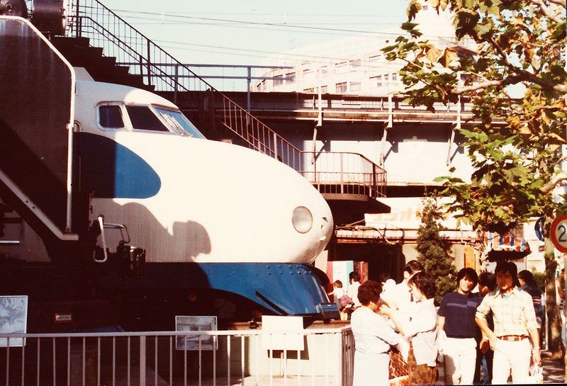 mugizou5656's tweet photo. 多くの人が線路内に
立ち入っているように見えますが
ここはどこですか？
出典：pinterest https://t.co/H92muWCerR