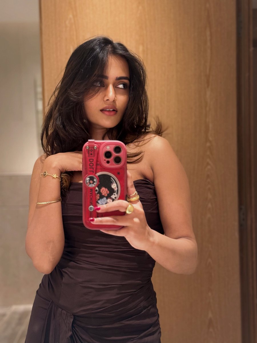 pratheepchnai's tweet photo. Good Evening guys 😍

How is your Sunday going?? https://t.co/CGCaDNAqQ9