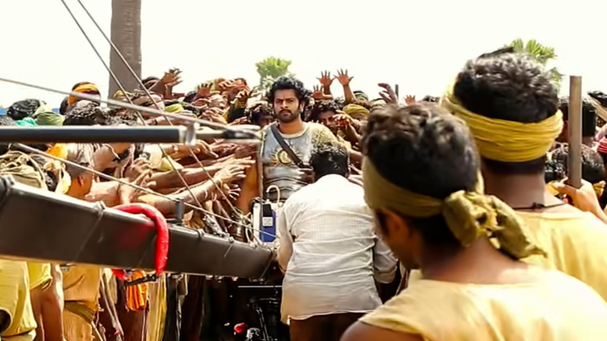 Mithabhashi__'s tweet photo. Few more unseen stills from Bahubali #Prabhas https://t.co/M0NqJNizpV