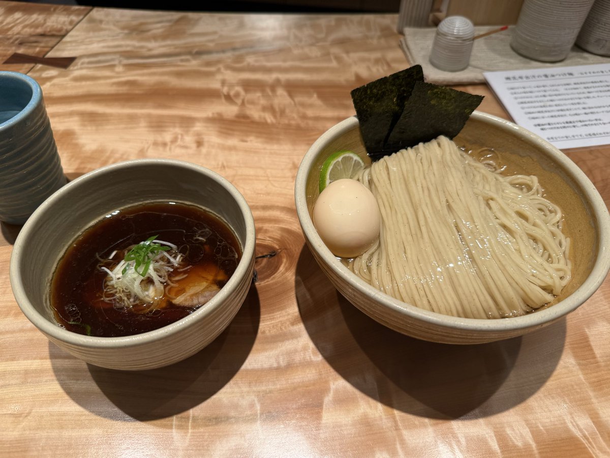 ErukatsuSugi's tweet photo. 吉祥寺に用事があって来たので
評判の良いつけ麺屋へ。
なんだこれ…無茶苦茶美味い
塩だけで麺食べれる… https://t.co/ytnu6foKNB