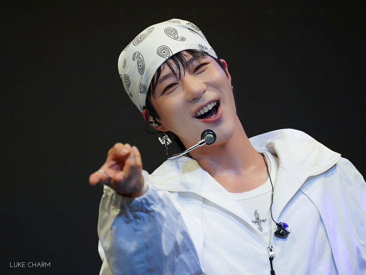 luke__charm's tweet photo. 2026/06/27  
Dignity Live in SEOUL [POINT BLANK : Zero Distance] 팬콘 2부 🩶
 #디그니티 #DIGNITY 
#루크 #LUKE 
#SLIPSHOT #POINT_BLANK
@DGNT_Official @DIGNITY_members https://t.co/xsf2RG8cLd