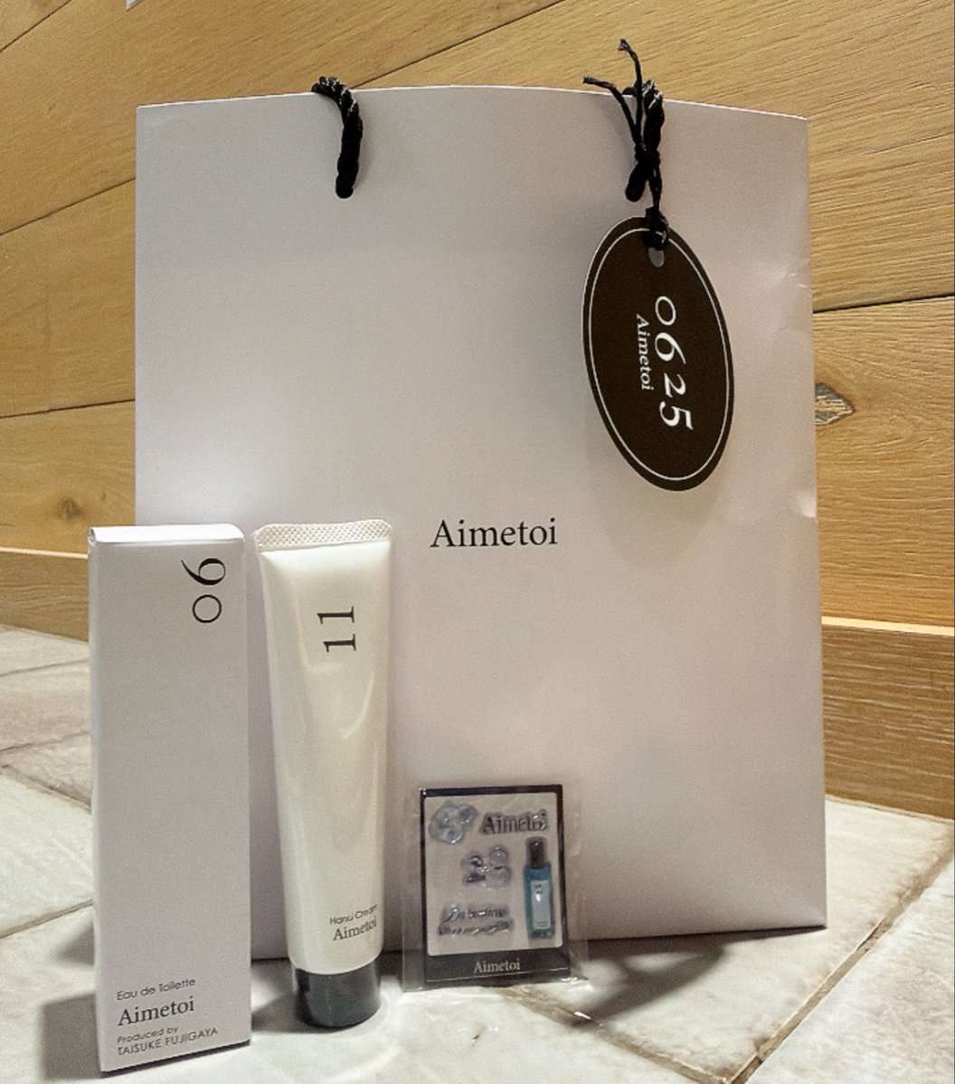 a_crystalsky's tweet photo. Aimetoi popup行けた！
06と11お買い上げ🙌🏻💕 https://t.co/WUeVP7vwaW