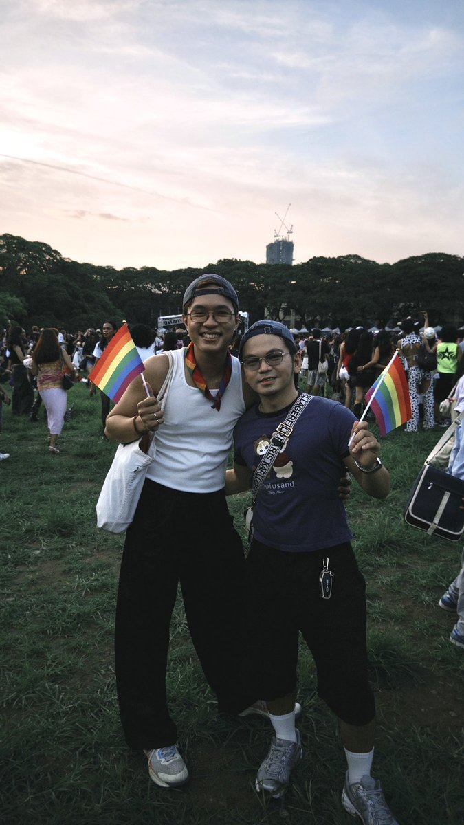 username_aigel's tweet photo. 2nd Pride w/ you @Leznatsu2! https://t.co/iG3SwML8sR