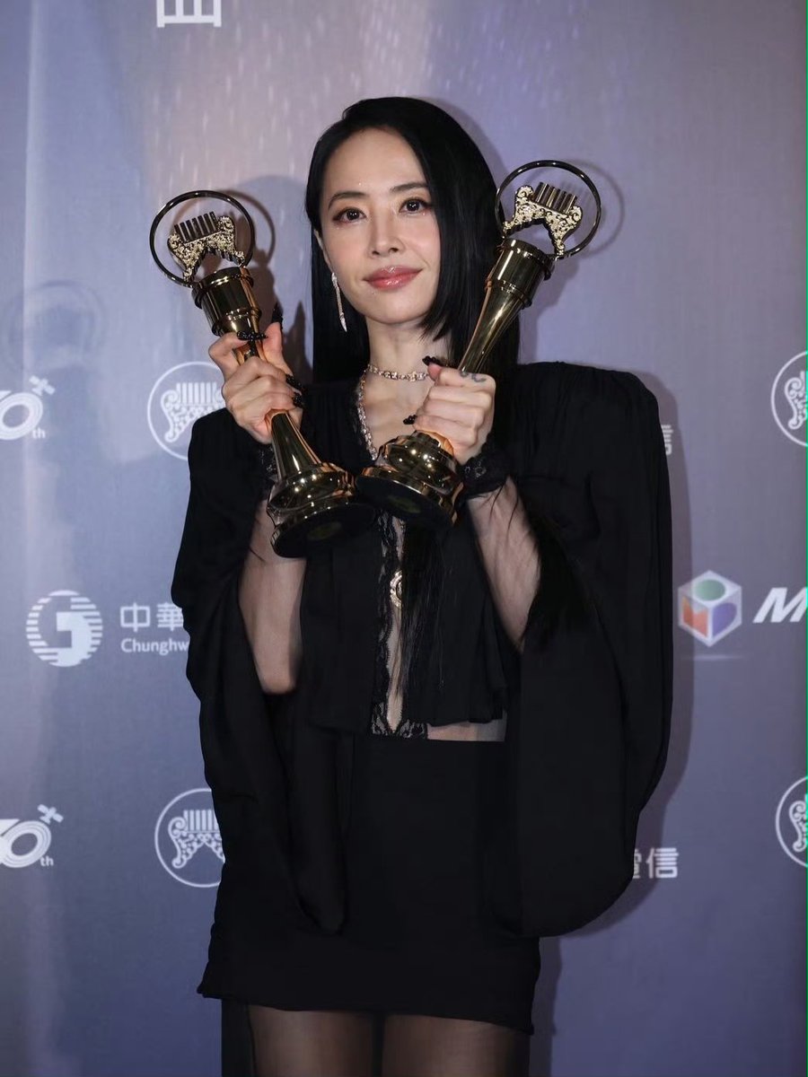 meebaobei1819's tweet photo. #JolinTsai won best Mandarin female singer at the 37th Golden Melody Awards for her album "Pleasure," marking her second victory in the category. https://t.co/udWexPmUTS