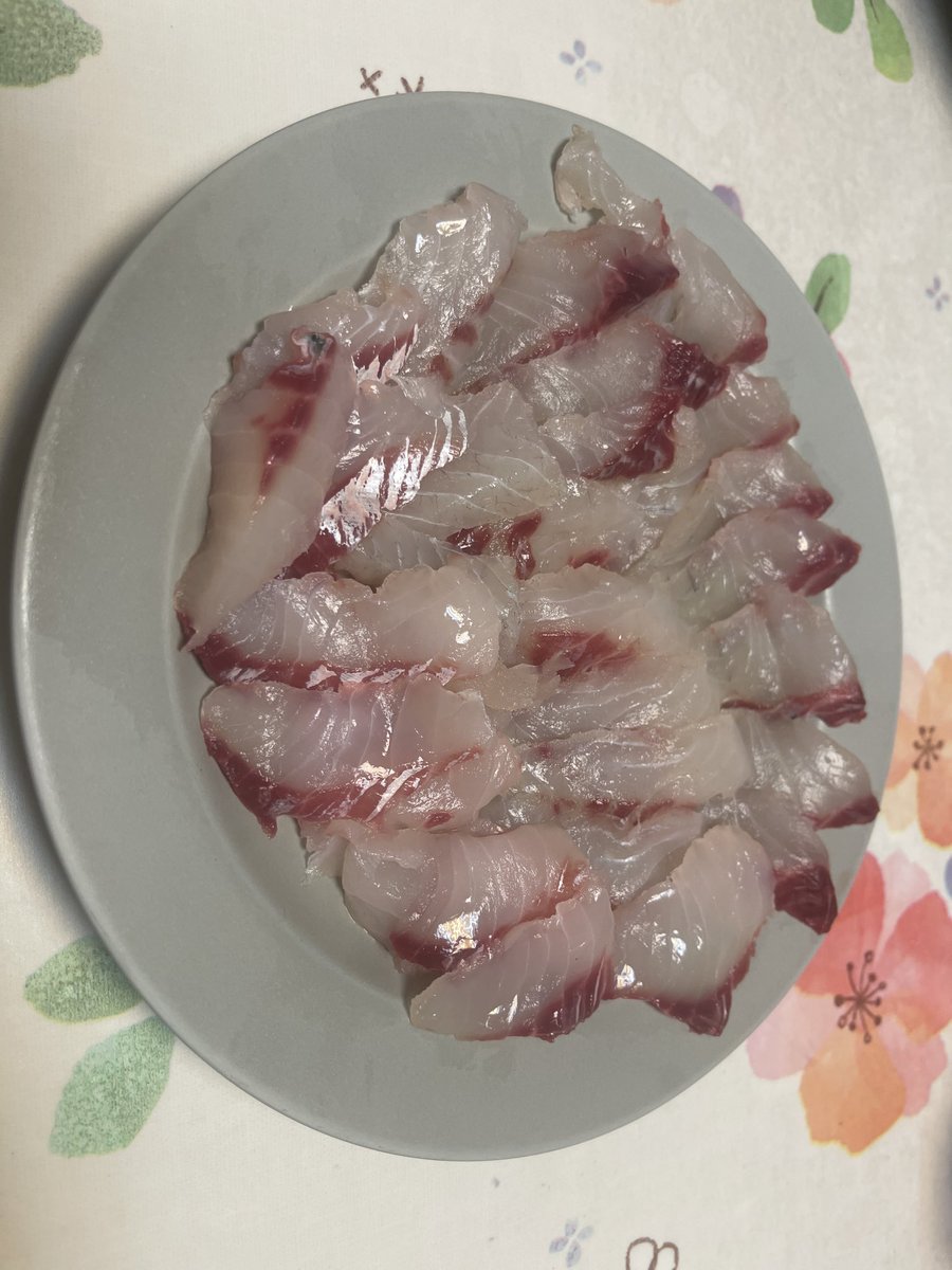 DFukase's tweet photo. 今日は波止へ行きました！　とんでもない濁りとゴミでしたがなんとか…
#自作ウキ https://t.co/odrvT8WMao