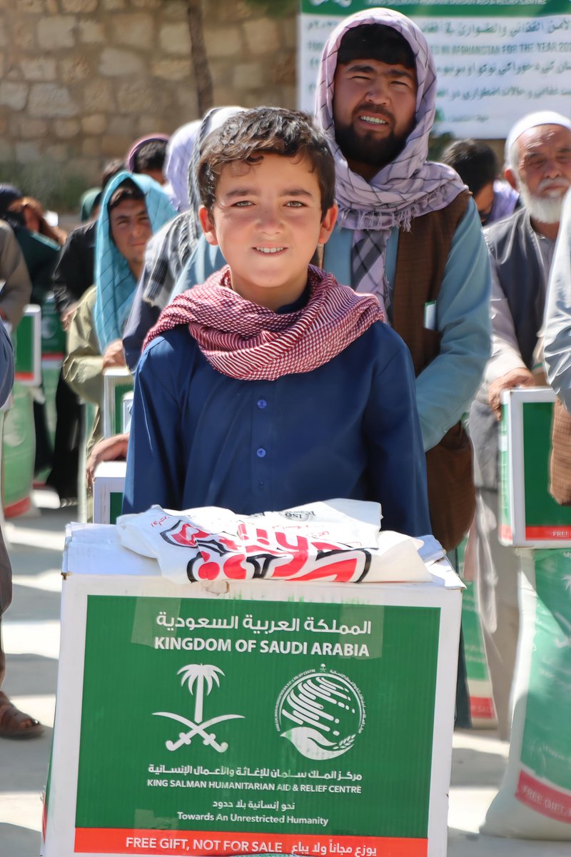 KSRelief_EN's tweet photo. Nothing is more beautiful than giving whose echo is seen in a smile. https://t.co/HB5Jl9Oyb0