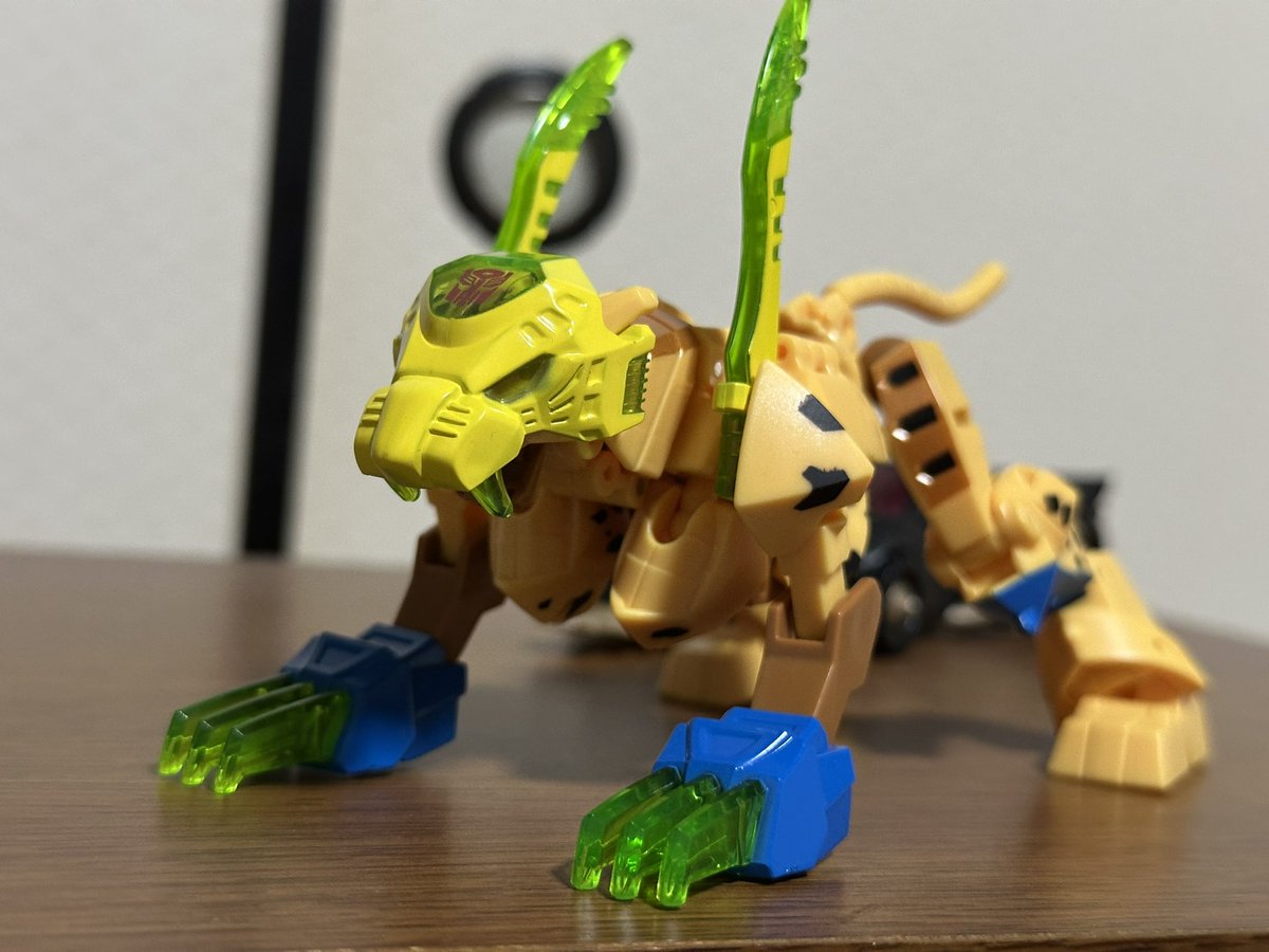 ToyBU's tweet photo. チーターにアーマーを装着。
....いやお前、ファングタイガーやないか https://t.co/o66aTxWXhM