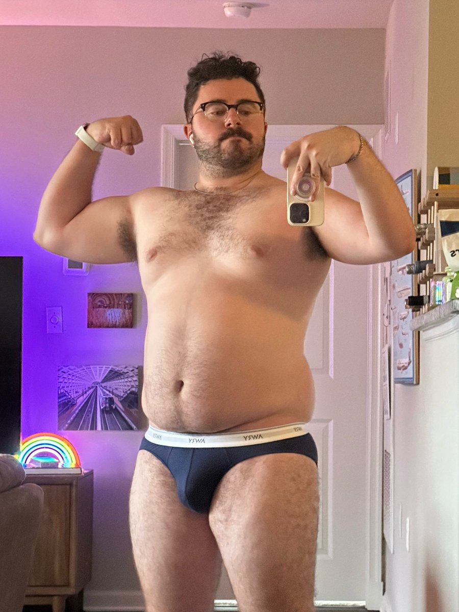 rupaulisaboomer's tweet photo. monthly body update 🙂‍↕️ https://t.co/aCKvdzXDm7