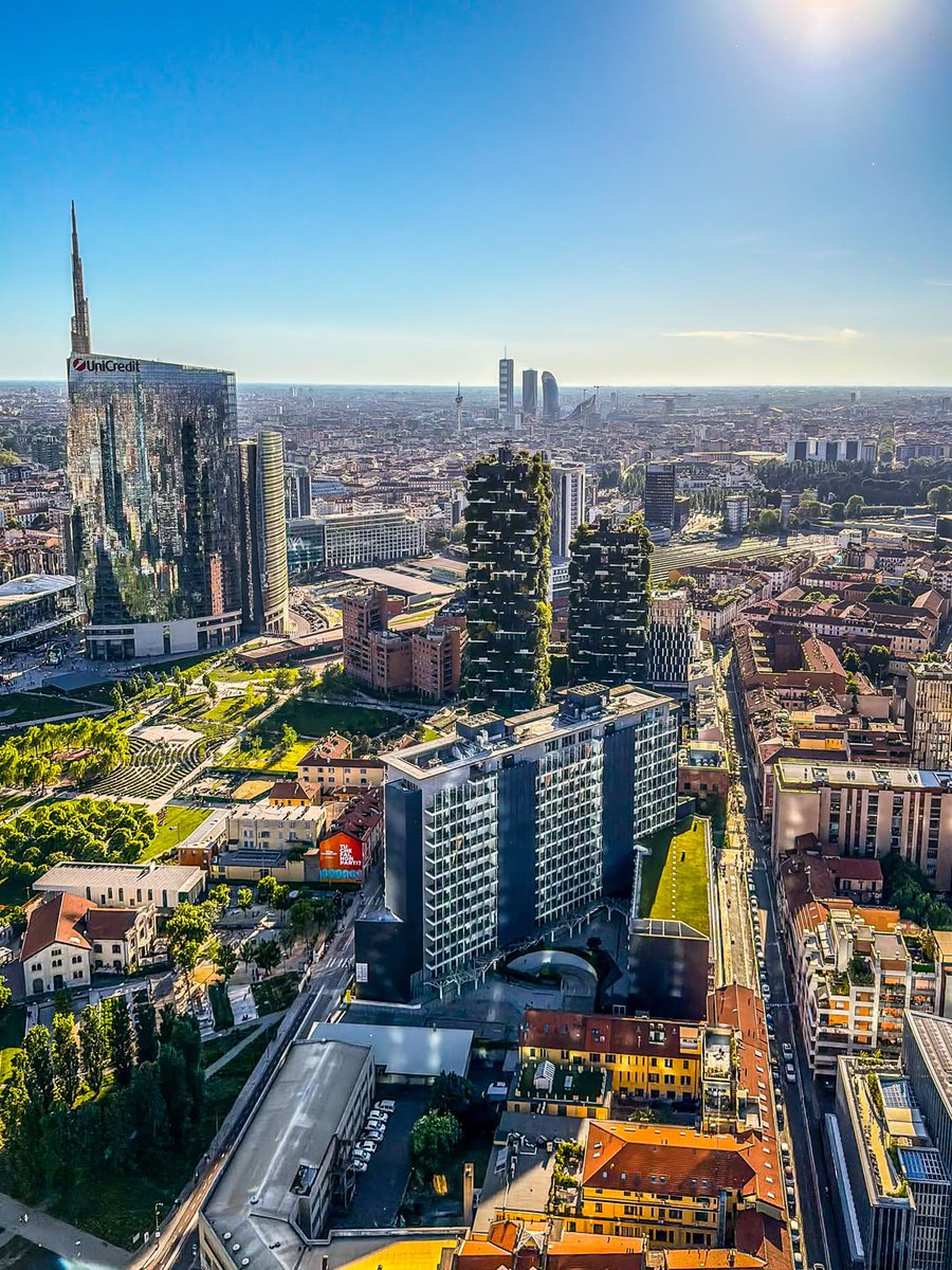NatureRoot88's tweet photo. Guess the city without Cheating... https://t.co/oUKyrBW7Ak