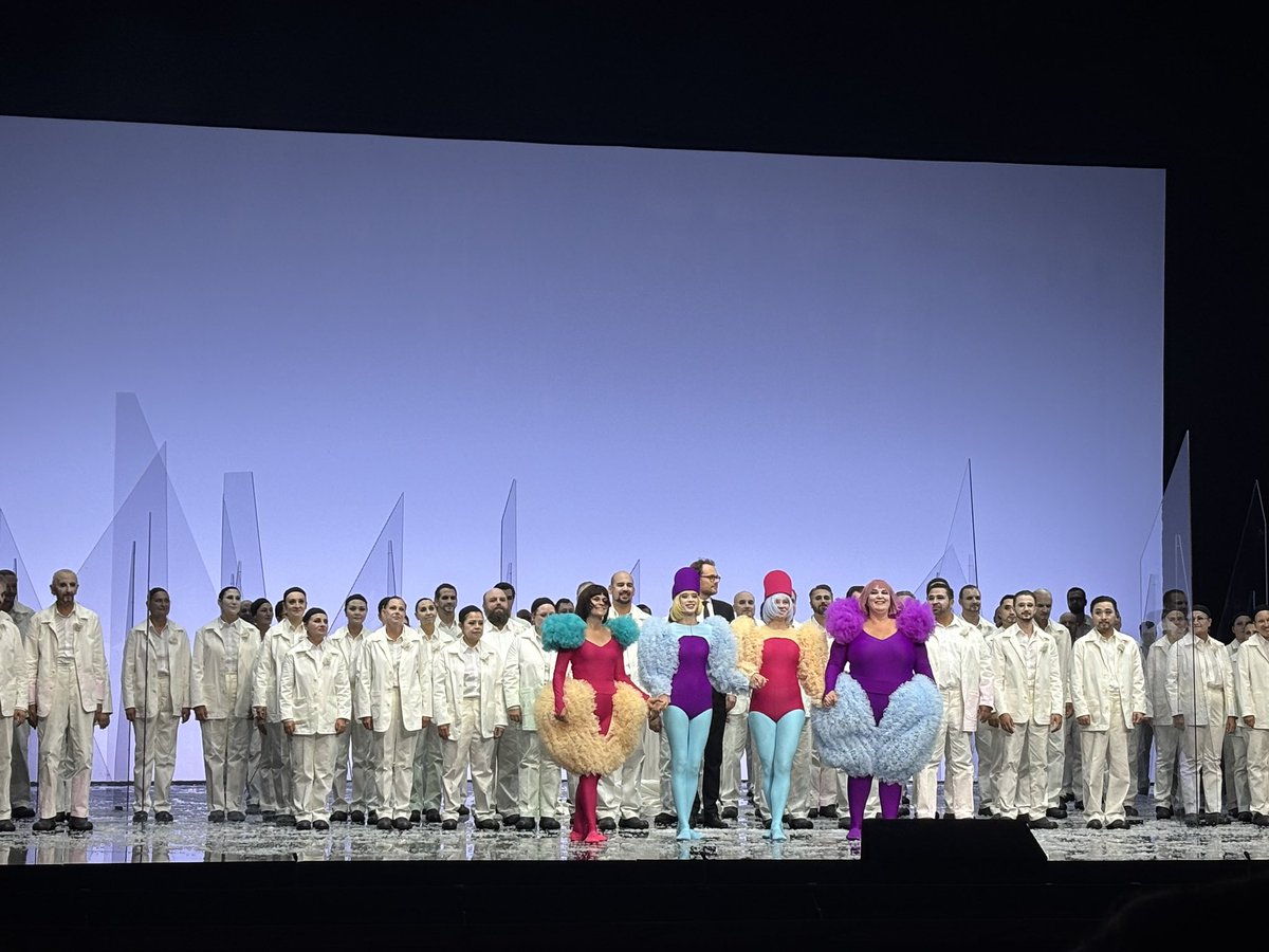 ManuelBrug's tweet photo. Es muss sich bei #wagner nicht alles klären, es muss spannend🧐 bleiben. Das ist es bei #tannhäuser @operzuerich wegen #tuganSokhiev, #ericcutler, #christinanilsson und dem als alternder #karlmoik Wolfram-brillierenden #christiangerhaher. Auch #arnasson-Regie kann ich folgen 🎶🙌 https://t.co/RCSWjFcDQQ