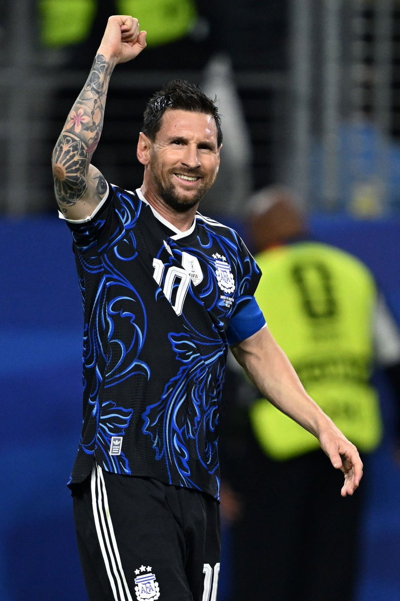 jaykovinht's tweet photo. - Messi est le seul joueur de l'histoire du football à avoir marqué dans toutes les phases possibles d'une seule et même édition de la Coupe du monde ☑️

- Messi est le seul joueur de l'histoire de la Coupe du monde à avoir été élu Homme du match dans toutes les phases d'une même édition ☑️

- Messi est le premier joueur de l'histoire du football à marquer lors de 7 matchs consécutifs en Coupe du monde ☑️

- Messi est le premier joueur de l'histoire à marquer 19 buts en Coupe du monde ☑️

- Messi est le joueur le plus décisif de l'histoire de la Coupe du monde, totalisant 27 implications de buts (19 buts et 8 passes décisives)☑️

- Messi est le joueur qui a marqué contre le plus grand nombre de pays différents dans l'histoire de la Coupe du Monde, ayant trouvé le chemin des filets contre 13 nations ☑️

Lionel Messi rend ordinaire la compétition la plus prestigieuse du football🐐
