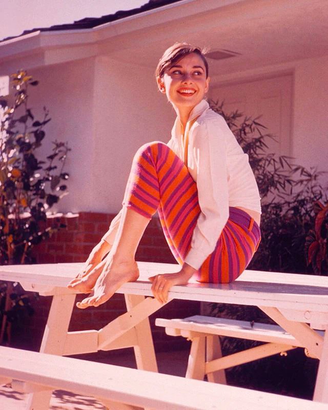 SoAudreyHepburn's tweet photo. Audrey Hepburn photographed by Don Ornitz, 1958 https://t.co/ulTqjQIxrF