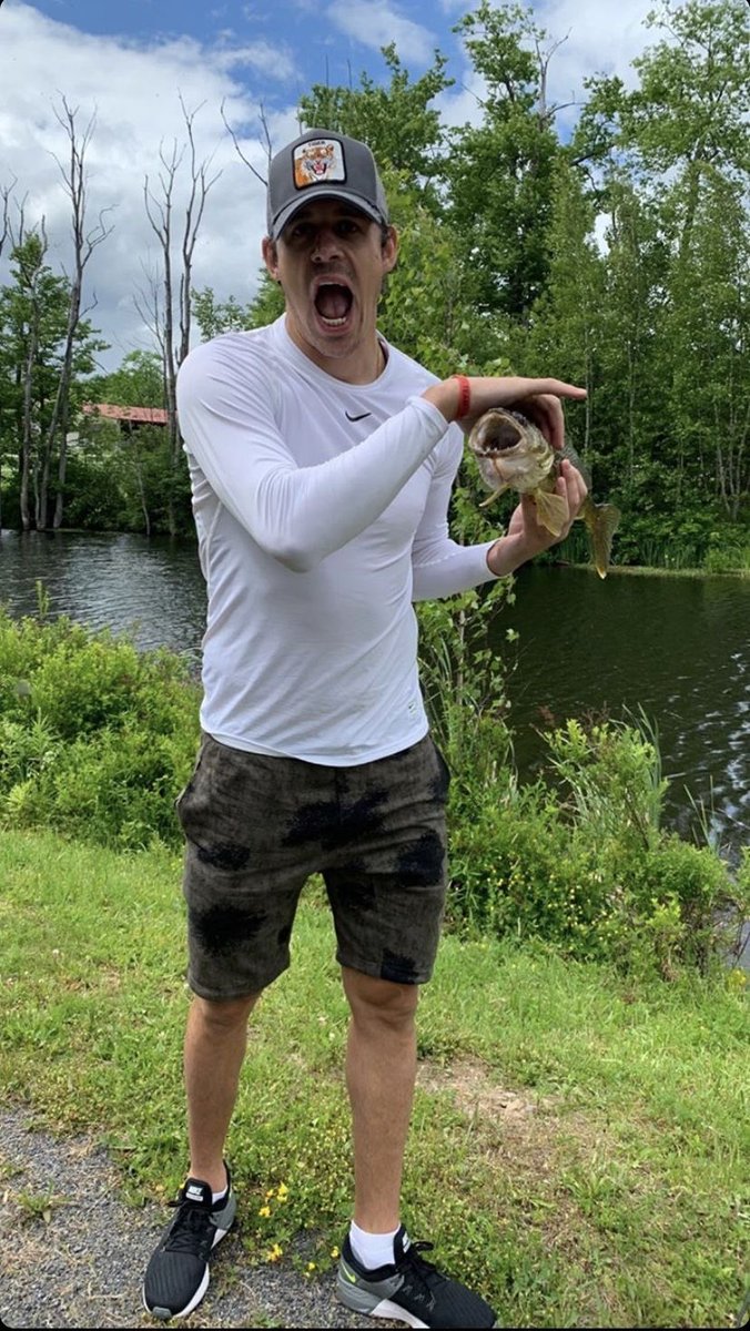 TIMFKER's tweet photo. Hello.     my name is Evgeni Malkin and my talent is      opening my mouth https://t.co/mNAZcdtWA1