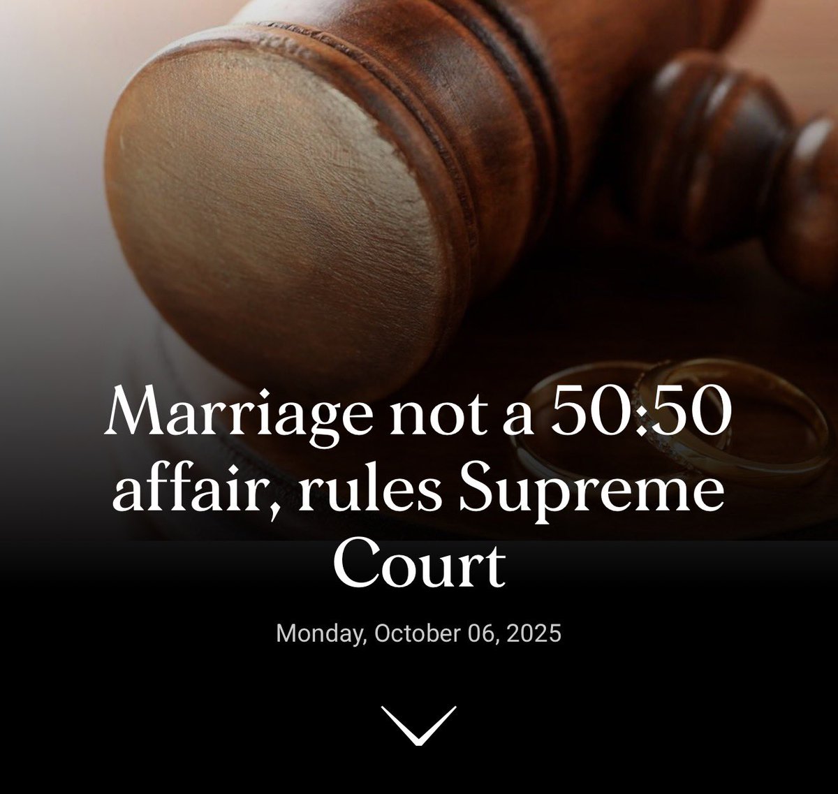 polo_kimanii's tweet photo. To those of you who are planning to divorce your spouses,especially women,Please remember you are in kenya not America. And here in kenya,things are a little bit different. Hapa hatufanyi 50/50 on Assets splitting. Apana! The law is very clear. That each spouse will leave the marriage with whatever they came in with. Kama ulikuja na Saidong’i maduong,unatoka na saidong’i yako maduong bado. Gari unawachia mzee,Si ulimpata nazo? Thats what the Supreme court decided. Na kama unasema ulisaidia mzee kutengeneza wealth,you must show proof. That you helped him accumulate the said wealth. 

Here in kenya you cannot divorce yourself into richness. Lakini ata juu tunaongea namna hii,please dont forget we are a third world country. So vitu kama hii tunaita divorcing,hii niya matajiri wa serikali. Sisi walalahoi yetu inaitwa kuwachana, ama kuchotwa. Kuchotwa ni ile unarudingi jioni unapata bibi alihama na kila kitu,amefagia nyumba,na akakuwekea nguo pale sako kwa corner ya bedroom na kangunia kama chokoraa. Woi! Apana chesa aki. Apa lasima tukae ngangare walalahoi!