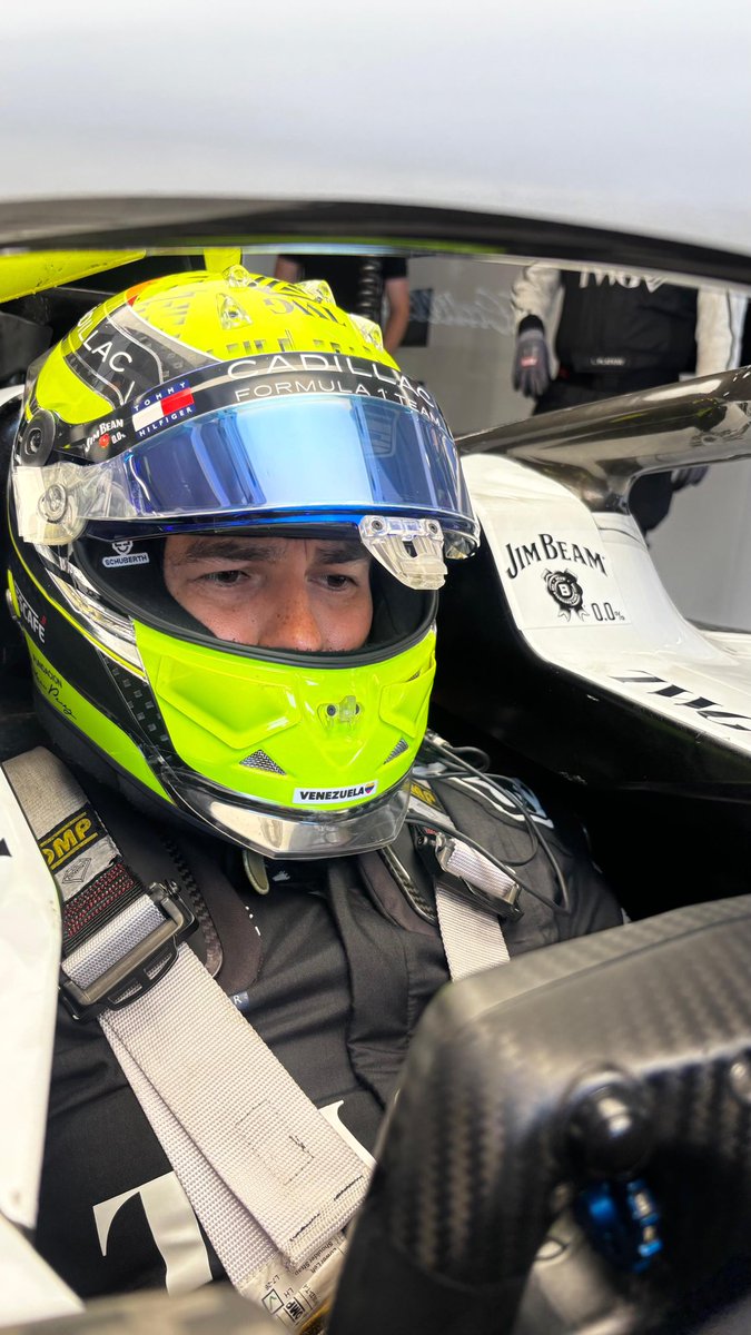 SChecoPerez's tweet photo. Venezuela, nuestros corazones están con ustedes. 

Thinking of everyone in Venezuela. Stay strong.

💛💙❤️ https://t.co/VRI7wFFMua