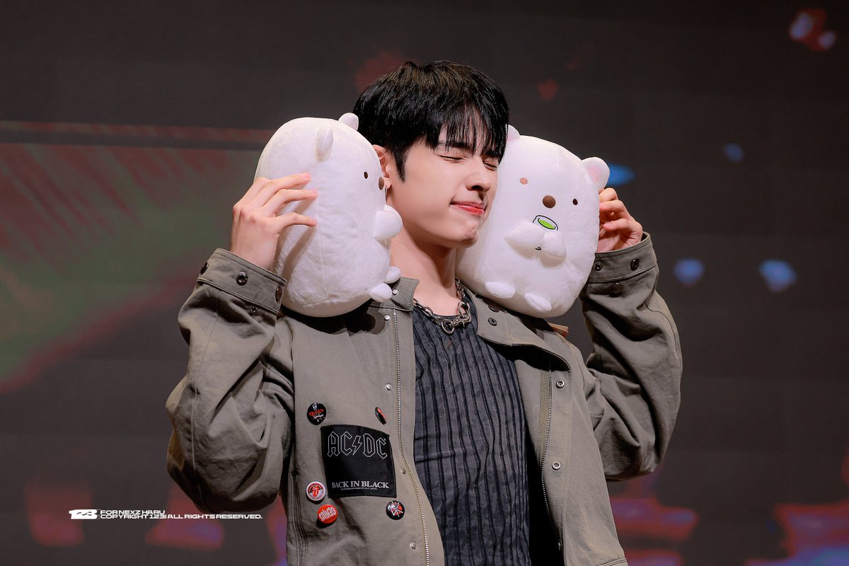 123_harukun's tweet photo. 260131 세상에서 제일 귀여운 곰돌이 ʕ•ᴥ•ʔ #NEXZ #하루 #HARU https://t.co/ADCyDLfgXl