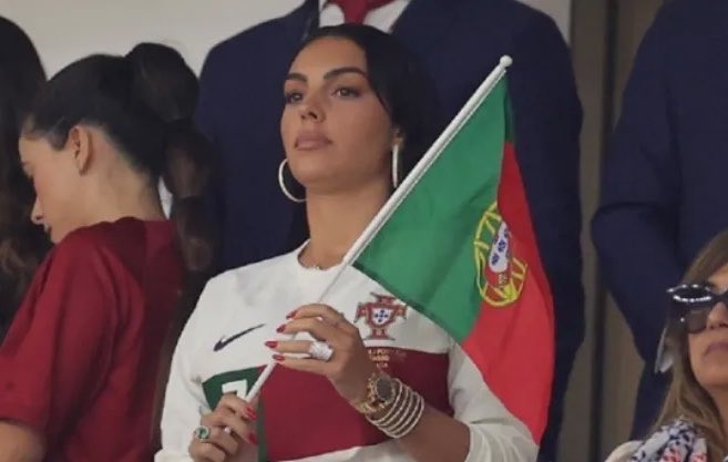 Arabiiica's tweet photo. الشبه الوحيد بين جورجينا و رجوة الحسين هو عدم تشجيع منتخب بلدهم 😄❤️ https://t.co/rYRLWnUI4t