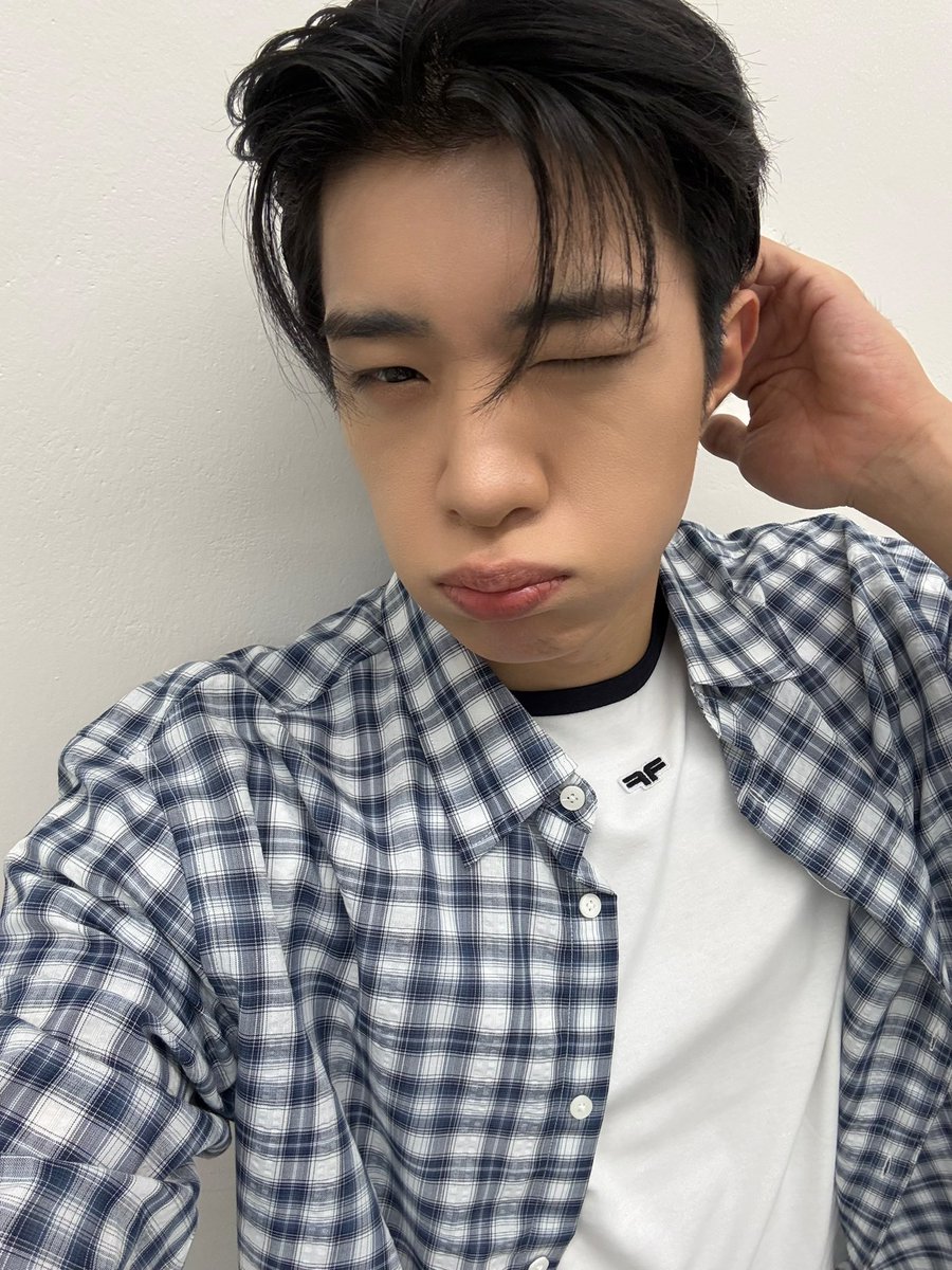 ONF_members's tweet photo. #와이엇 #WYATT

😉 https://t.co/W9Z2o0p7uD