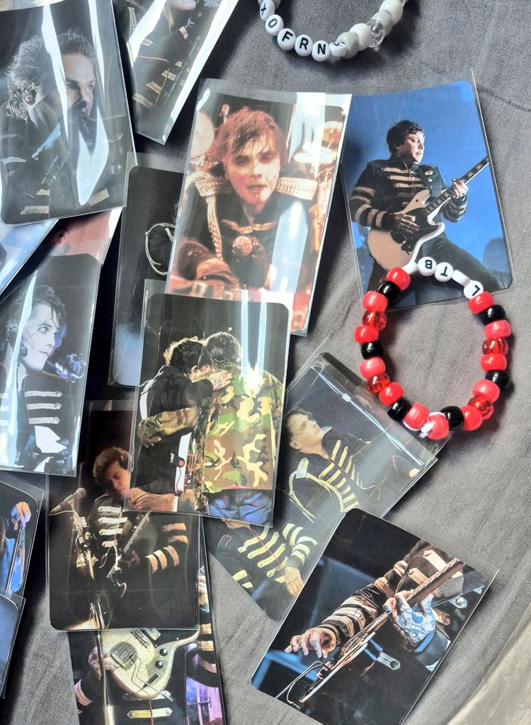 griiefers's tweet photo. freebies ready for mcr anfield on tuesday!!!
#mcr #mcrlvp #mcrliverpool #mcranfield #mychemicalromance https://t.co/HrFVsGN4Aw