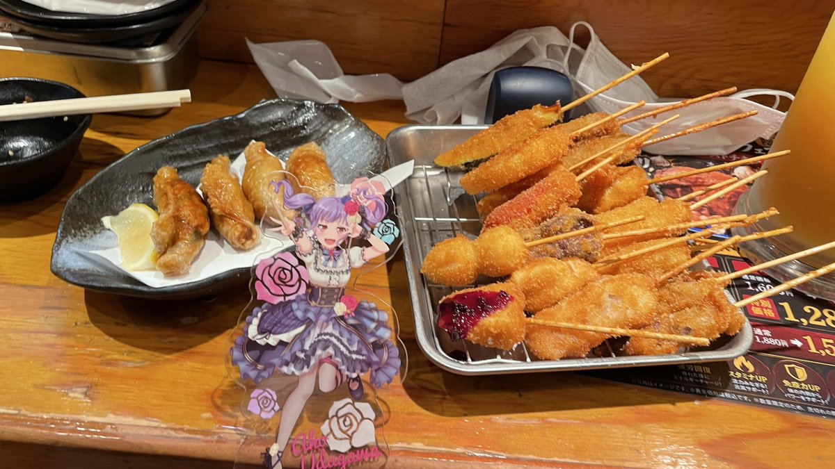 bullet2180's tweet photo. 無事帝国へ帰国！
これにて大阪旅完結☆
食べたかった堂島ロールも食べれたし串カツ大量に食ったし満足♪
………流石に色々食い過ぎたな？ https://t.co/FiFy70Me4B