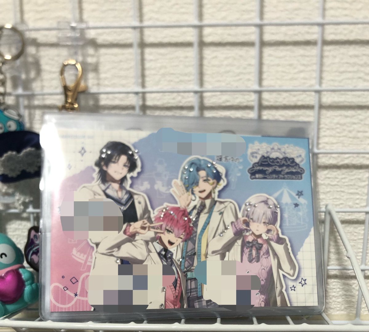 amatuki_2434's tweet photo. 懐かしのお薬手帳創ったよ✌️
隣のキーホルダーはいつもはかけてる 
裏は猫耳

画質悪すぎて草

#五つ葉探し https://t.co/NJn0zxKBJo