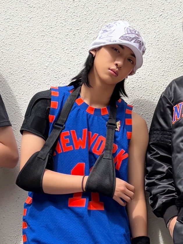 kolorwoojin's tweet photo. meskipun dalam keadaan tangan di nerf satu tpi kalo masalah mantap mah ga bakal lenyap, dia mantap setiap saat😌🫰🏻 https://t.co/Nfpw6vb2Lp