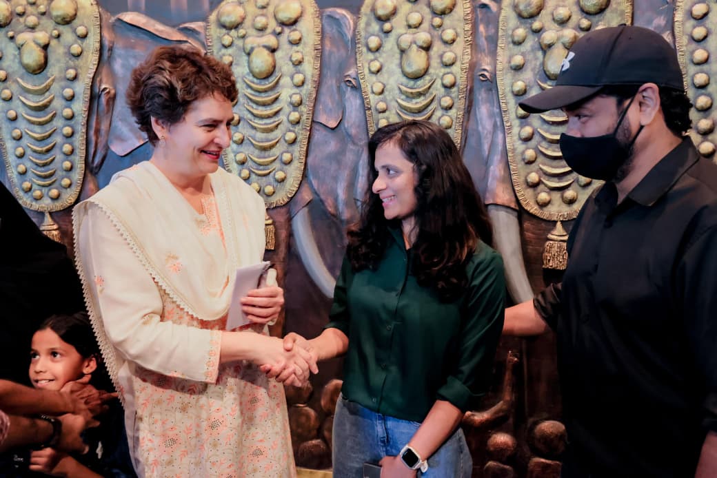 INCIndia's tweet photo. Congress General Secretary &amp; Wayanad MP Smt. @priyankagandhi ji met Zuhra Cherukappalli and congratulated her on the remarkable feat of conquering Mount Everest.

📍Wayanad, Kerala https://t.co/RKBTGzLjrx
