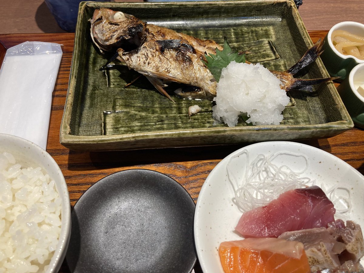lumino91's tweet photo. ノドグロの塩焼き〜 https://t.co/ceGLEwojJy
