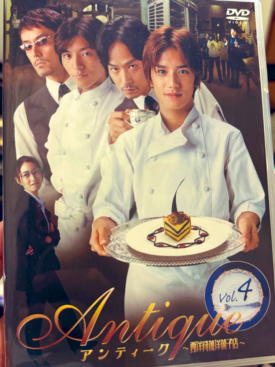 liver_ba7's tweet photo. ドラマ「アンティーク」
Mr.Childrenの曲がふんだんに使われてるドラマ

初めて観てるけど、凄いな笑😆
ジャンルはコメディ？🤔

眞鍋かをり若い！
えなりくんは今と変わらん！笑 https://t.co/LuCNlw6ZoS