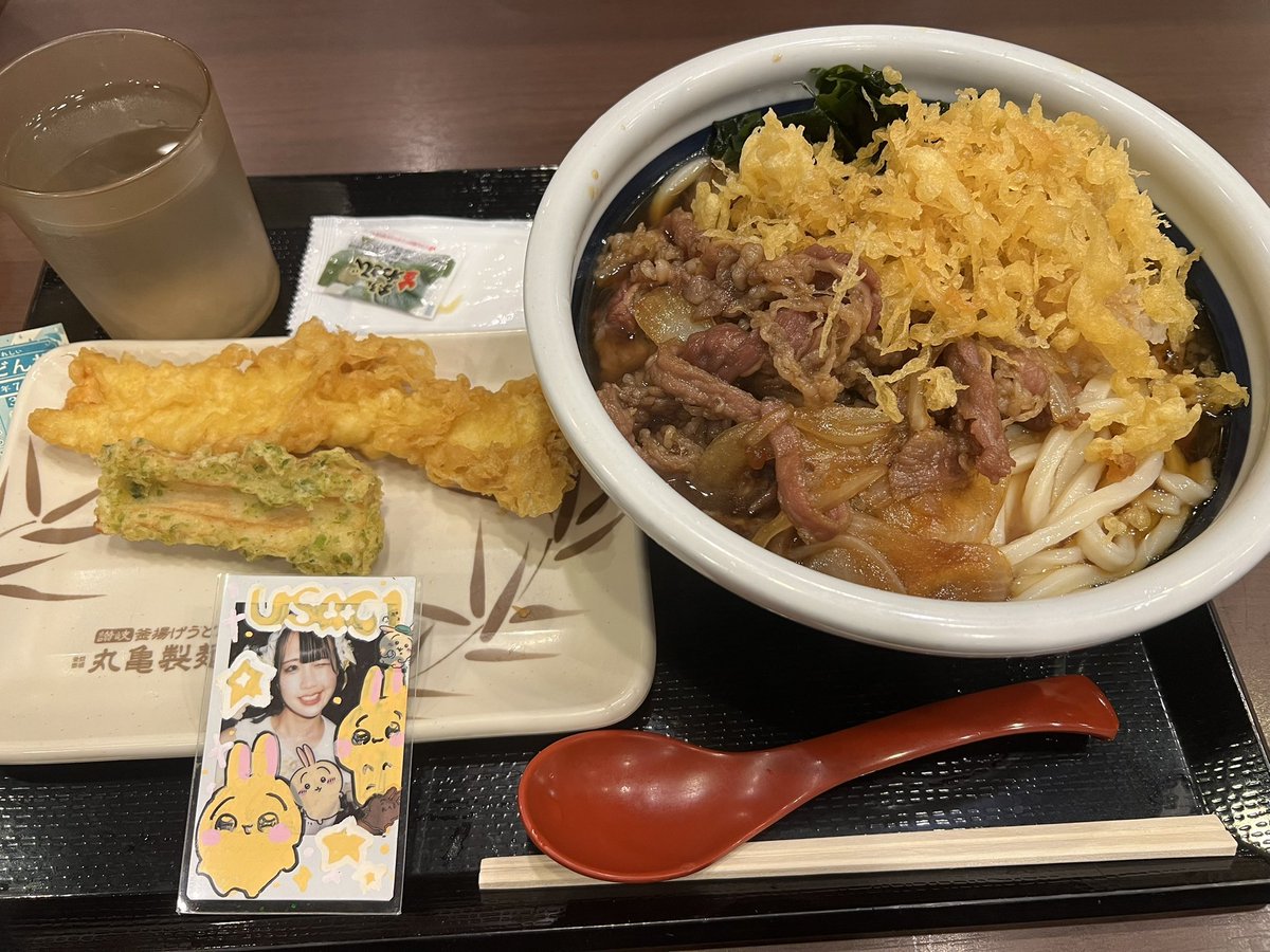 ka_zu427's tweet photo. みんなでうどん食べてから帰ります🐰💛 https://t.co/ugSNfHKrbw