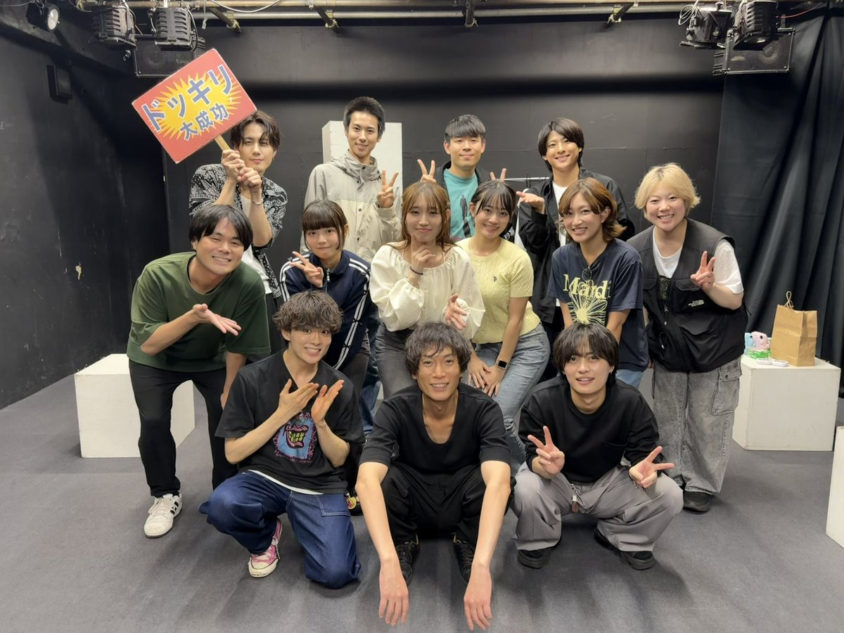 Emika_Kamieda's tweet photo. 「安達健太郎と役者がコントするLIVE」
全8公演ありがとうございました！！

舞台上であんなに大阪弁で話せたのいつぶりだ？嬉。笑い声に包まれた空間、とっても楽しかったです😂ありがとうございました！！また、コント出たいなぁ🙌🏻

#安達役者コント 
コント 「面会」　謎の女  上枝恵美加 https://t.co/ura078MxpQ
