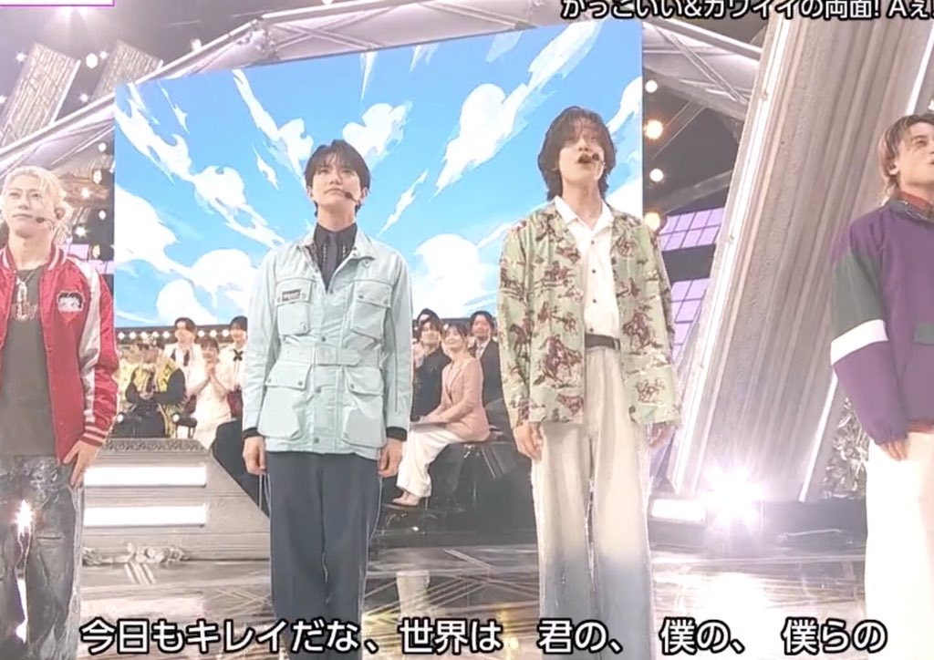 fu_t55's tweet photo. まさまさの間から覗き込んでるたつやさんかわいいwwwww
 #テレ東音楽祭 https://t.co/uM7kXp7wFI