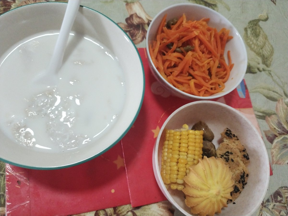 hwahwl's tweet photo. Spilled milk on the counter Quick grab a cloth, wipe it up before it sets—small win for a tidy kitchen after breakfast.， https://t.co/xcNeb6AuYx
