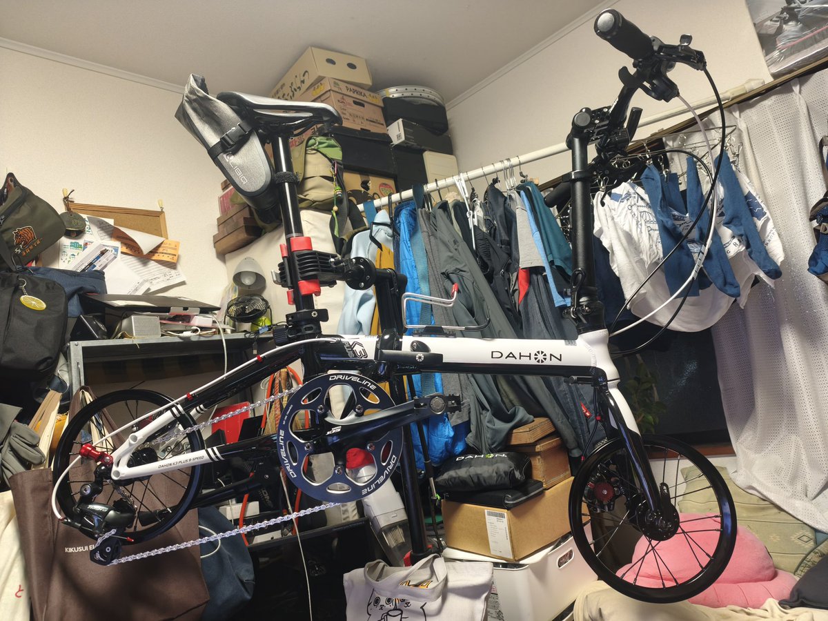 nomodon's tweet photo. 佐川急便さん
再配達ありがとうございます!
箱がベコベコ過ぎて
ぶっ壊れてないか不安でしたが
前後ホイール無事でした
フレもなくよく回る
さあそろそろK3plus
14インチ化最終章です┐(´ー`)┌
#おりたたぶ
#ダホン
#K3plus https://t.co/tkzJqJ26x3