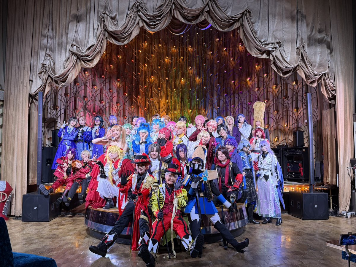 harecos's tweet photo. #はれステCab26
全パフォーマンス終了後に出演者様、観覧者様と集合写真を撮影させて頂きました！みんなで「はれコス」の「H」や各チームのポーズで📸
大阪初開催を沢山盛り上げていたたきありがとうございました！
次回はれステは2026/7/5(日)ブランチ岡山北長瀬です！
大阪また行くぞ🫶
#はれコス https://t.co/yqut9b4XoQ