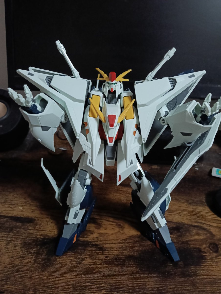Peiru1005's tweet photo. お昼からずっと組みたかったクスィーを組みました やっぱデカくてごついモビルスーツはかっけぇなぁ… https://t.co/jyxe1VYaMk